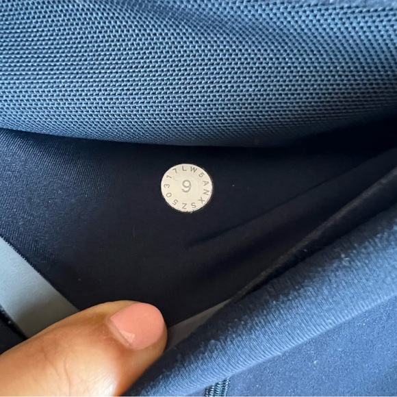 Lululemon Navy Leggings - Picture 2 of 6